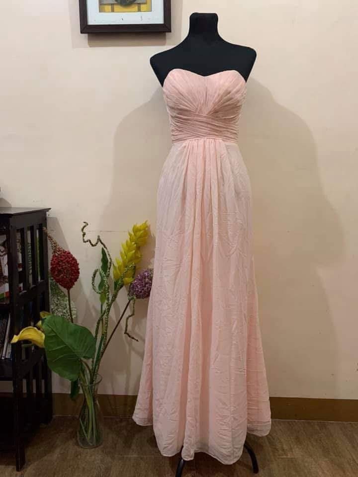 Gowns/ party dress (Category: Dresses) located in Caloocan City. Submitted by joycel06 (Listing ID 1340699130, Image 2). Description: Small / medium High quality from US US brand 4350-500 each!.