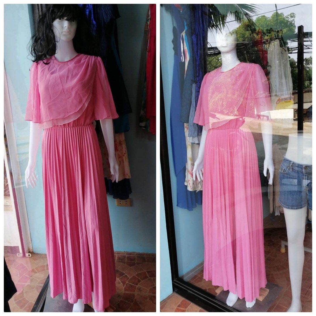 Gowns/ party dress (Category: Dresses) located in Caloocan City. Submitted by joycel06 (Listing ID 1340699130, Image 1). Description: Small / medium High quality from US US brand 4350-500 each!.