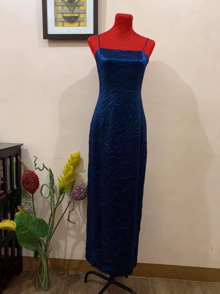 Gowns/ party dress (Category: Dresses) located in Caloocan City. Submitted by joycel06 (Listing ID 1340699130, Image 3). Description: Small / medium High quality from US US brand 4350-500 each!.