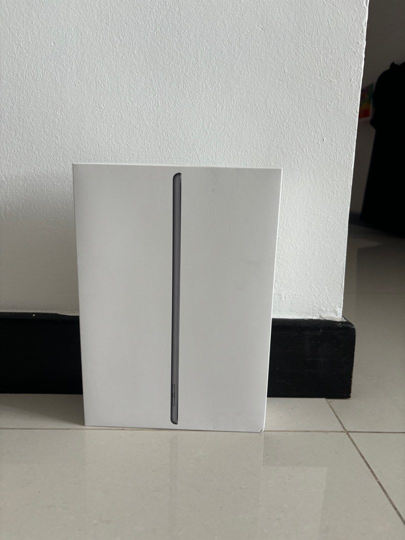 iPad - Empty Box Only (Category: Everything Else) located in Singapore. Submitted by pearlynseah (Listing ID 1340688053, Image 3). Description: Selling box only .