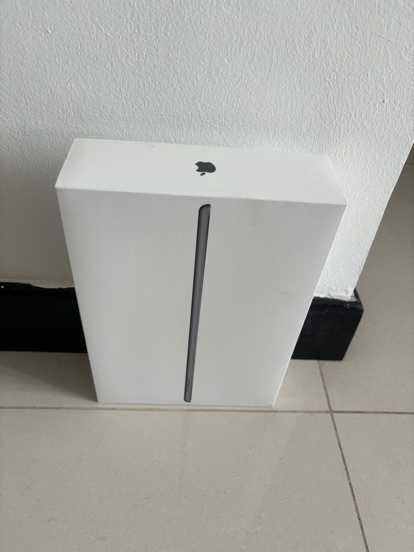 iPad - Empty Box Only (Category: Everything Else) located in Singapore. Submitted by pearlynseah (Listing ID 1340688053, Image 1). Description: Selling box only .