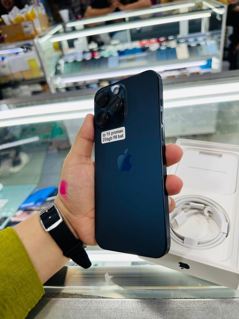 Iphone 15 Pro Max 256gb 98% batt HK FU (Category: iPhone 15 Series) located in San Juan City. Submitted by javedsgadgetshop (Listing ID 1340794216, Image 3). Description: OPEN FOR INSTALLMENT VIA CREDIT CARD/GGIVES/SPAY/BILLEASE & SWAP/TRADE-IN! BUY AND SELL! Quick Specs : Iphone 15promax •256gb •HK Variant •98% batt health •Factory Unlock •95% Smoothness •No hidden issue | No Repaired •100% Authentic | Not Refurbished •w/ OEM Charger & store war