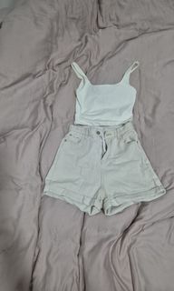 (Category: ) located in . Submitted by mooncakes (Listing ID 1340759286, Image 1). Description: .