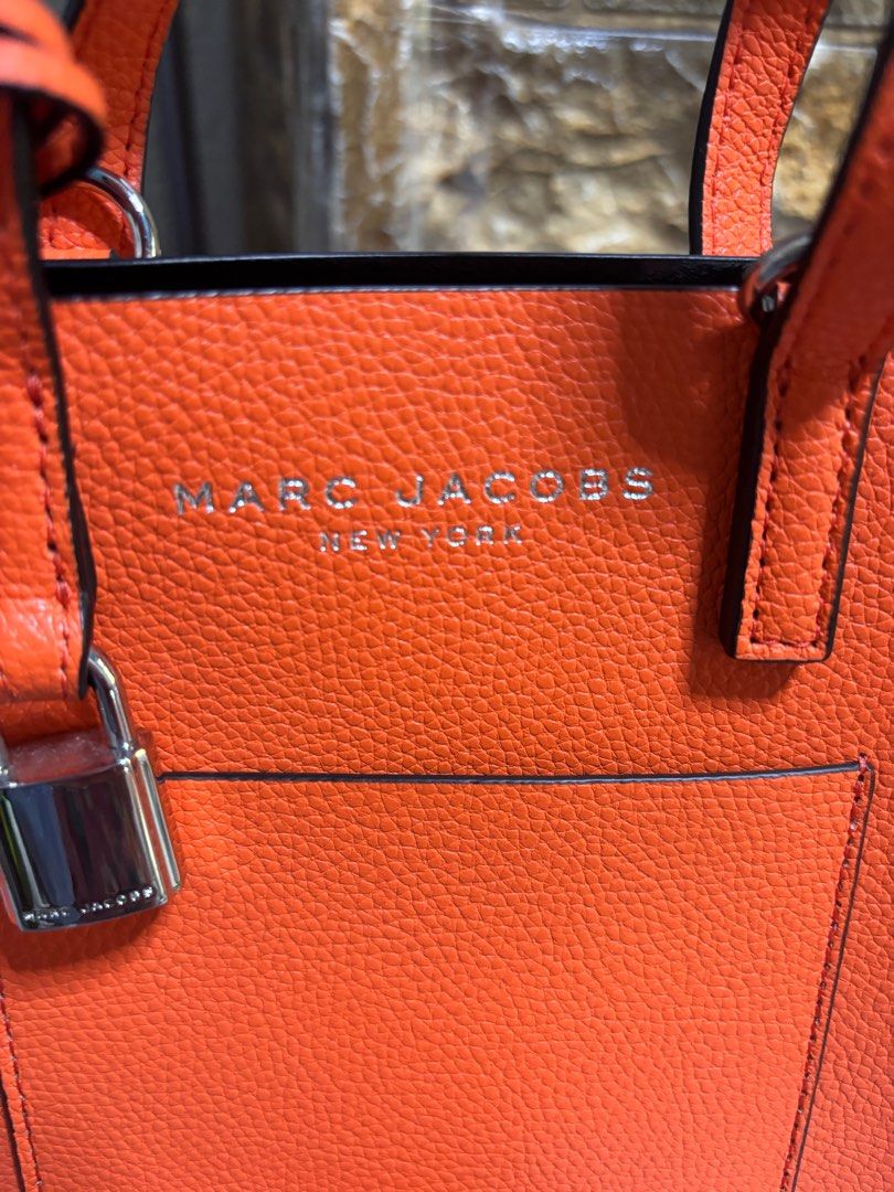 MJ Micro Grind Tote Bag (Category: Luxury Bags & Wallets) located in Meycauayan. Submitted by maxsshopzter (Listing ID 1340828300, Image 2). Description: .