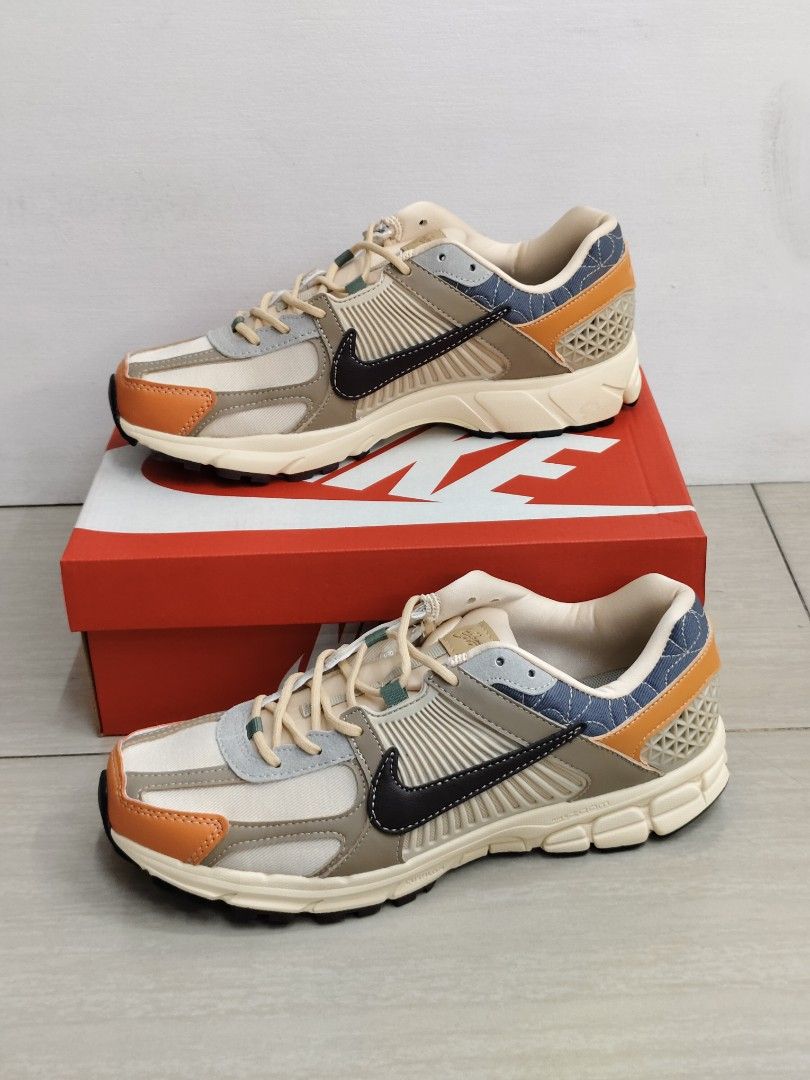 Nike Zoom Vomero 5 "Sashiko" (Category: Sneakers) located in Makati City. Submitted by christian148737 (Listing ID 1340770356, Image 3). Description: Grab your's now!! couple shoes!! Just pm,me for more details ☑️ All sizes are available ☑️ Women size 36 37 38 39 40 ☑️ Men size 40 41 42 43 44 45 ☑️We ship via lalamove manila area only for outside manila through LBC courier will do. Dont hesitate, Ask me with your concerns. I'll be right away. Tha