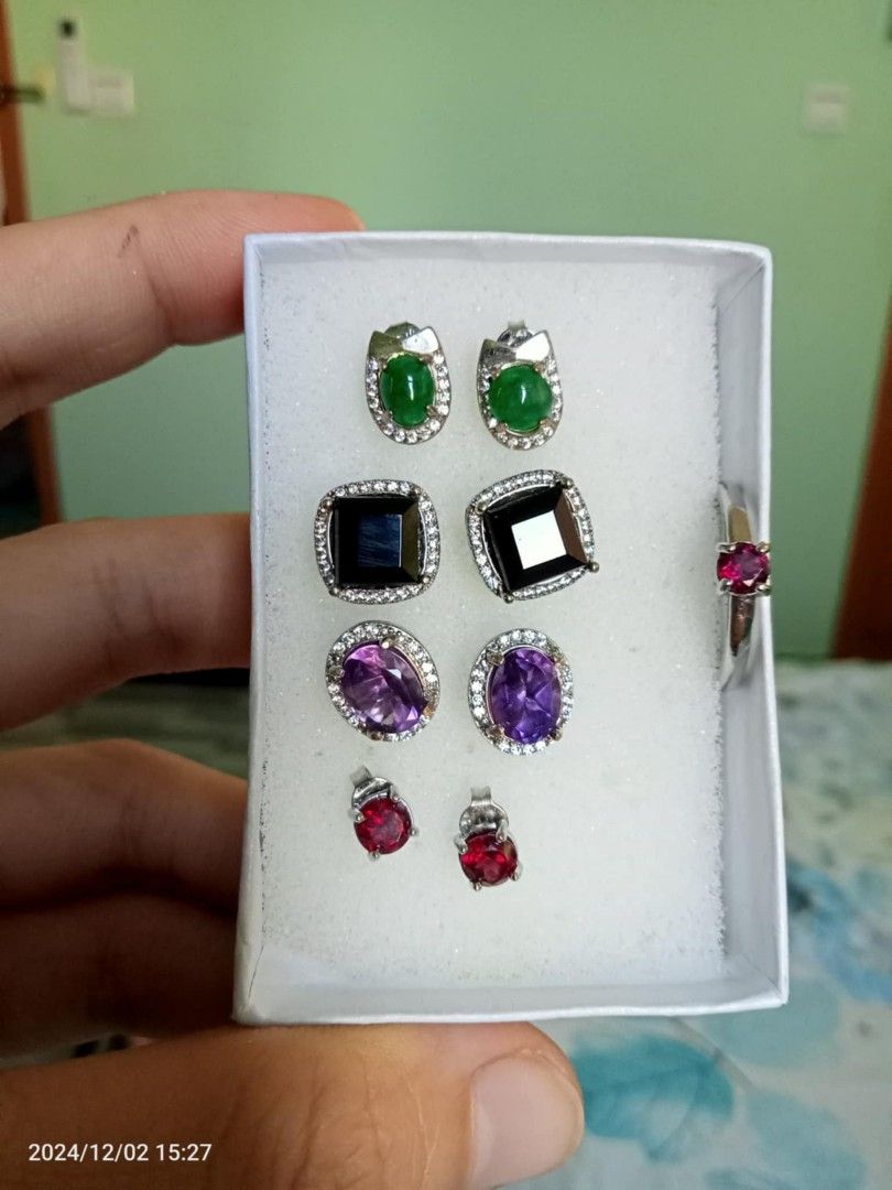 Precious Stones from Myanmar ✨️ (Category: Precious Stones) located in Manila. Submitted by quality.100 (Listing ID 1340705303, Image 3). Description: Precious stones sourced from Myanmar - known for high-quality gem stones 💎 Price starts at 4.5k. Message to know more about the items. Pre-order. Items to arrive January 20, 2025.