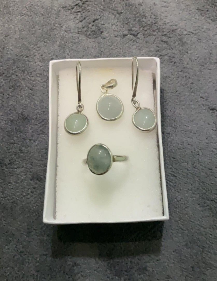 Precious Stones from Myanmar ✨️ (Category: Precious Stones) located in Manila. Submitted by quality.100 (Listing ID 1340705303, Image 2). Description: Precious stones sourced from Myanmar - known for high-quality gem stones 💎 Price starts at 4.5k. Message to know more about the items. Pre-order. Items to arrive January 20, 2025.