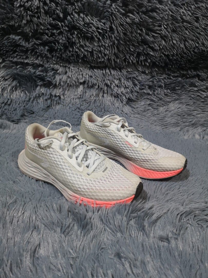 Pre-loved Kiprun KD 500 W Grey Pink (Category: Sneakers) located in Manila. Submitted by thechecklistph (Listing ID 1340792896, Image 3). Description: Pre-loved Kiprun KD 500 W Grey Pink Running Shoes P1399 Size: EU 38 US 7.5 24cm Lightly used Bought from Decathlon for P4250 Pick up or shipping shouldered by.