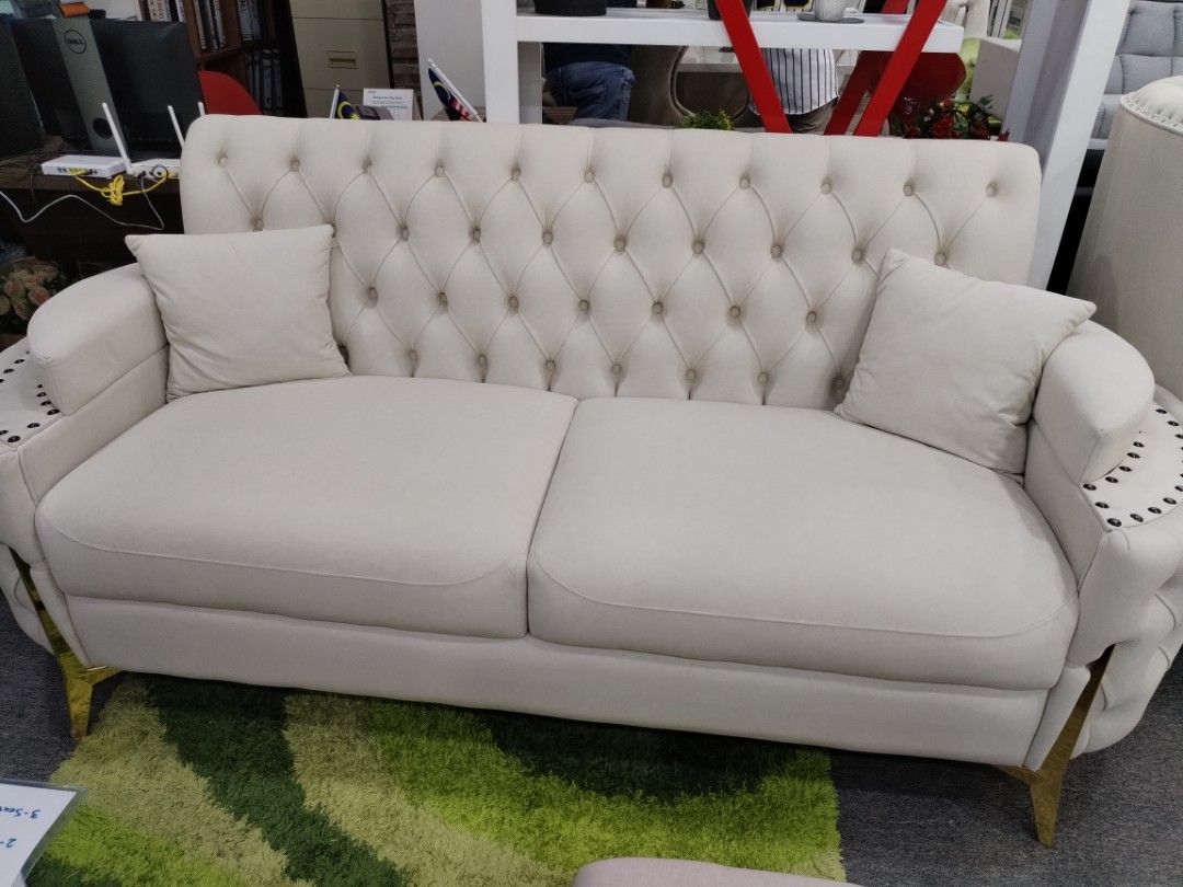Sofas custom (Category: Sofas) located in Kuala Lumpur. Submitted by bigbossku (Listing ID 1340764102, Image 1). Description: We make custom as per order Fabric / ori leather or faux leather asp 013_645_4449.