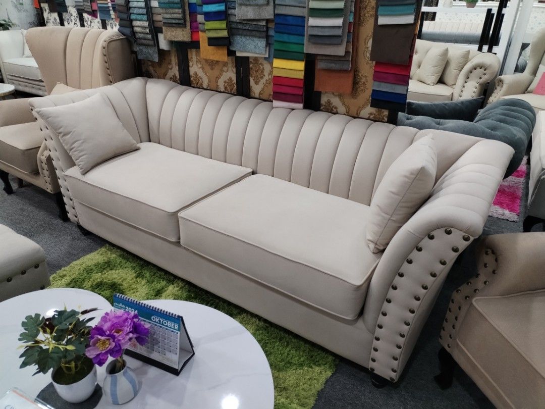 Sofas custom (Category: Sofas) located in Kuala Lumpur. Submitted by bigbossku (Listing ID 1340764102, Image 3). Description: We make custom as per order Fabric / ori leather or faux leather asp 013_645_4449.