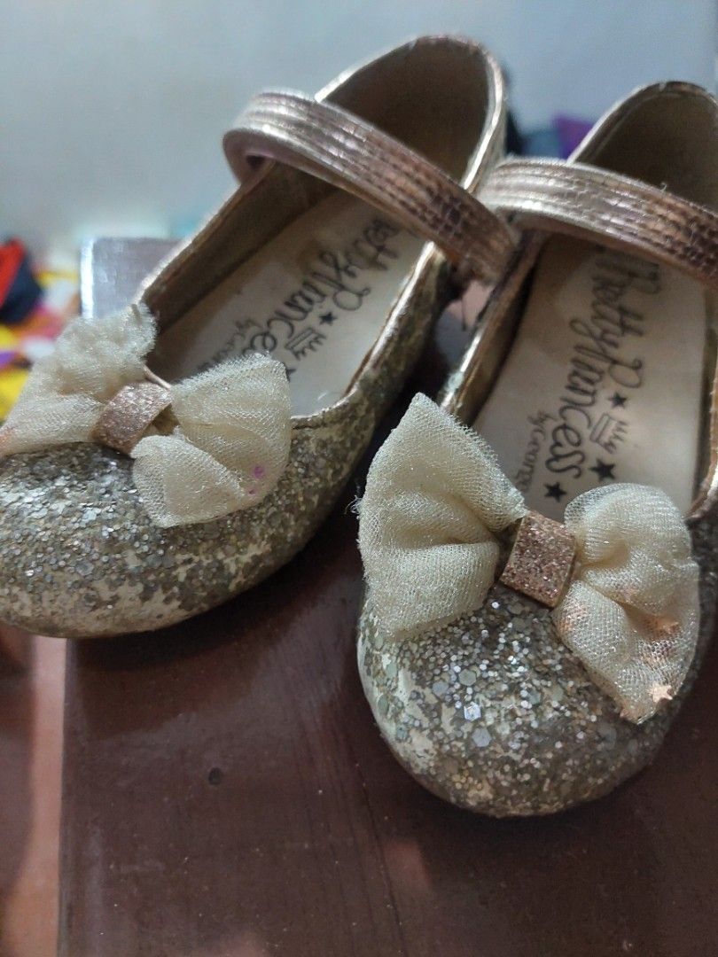 Sparkling Shoes for girls (Category: Babies & Kids Fashion) located in Marikina City. Submitted by annkg (Listing ID 1340715704, Image 1). Description: Sparkling Shoes for girls size: 10/28 18cm in sole Pretty Princess by: George rfs: decluttering.
