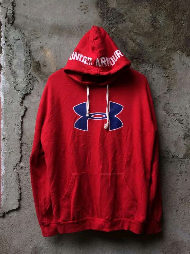UNDER ARMOUR HEATGEAR HOODIE Men s Fashion Coats Jackets and Outerwear on Carousell