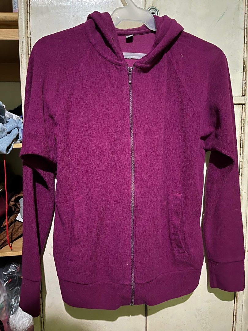 Uniqlo Purple Fleece Jacket (Category: Coats, Jackets and Outerwear) located in Las Pinas. Submitted by clairdelun3 (Listing ID 1340811217, Image 1). Description: .