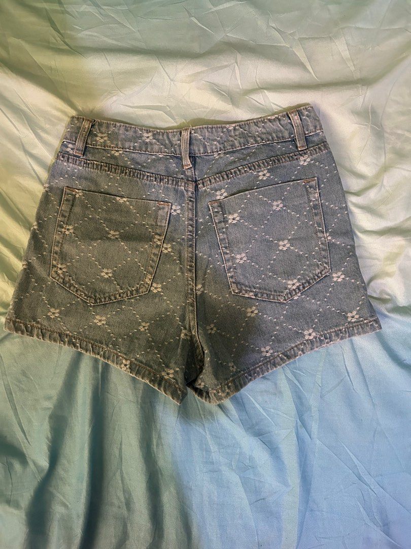 Urban Revivo Denim Skort (Category: Skirts) located in Mandaluyong City. Submitted by ditzycornershopph (Listing ID 1340712459, Image 3). Description: 🧃Last Price Posted 🧃 🤍 Brand: Urban Revivo 🤍 Size: XS, fits 25-26 🤍 Item Location: Fairview, QC 🤍 Courier: GGX, Lalamove, or Grab Express ⭐️ Used twice ⭐️ Fits 25-26 ⭐️ No when worn ✌🏻 Helping tags: Zara, Mango, Stradivarius, Bershka, Pull & Bear 🍓 Price is final. Lowballers will be blocked