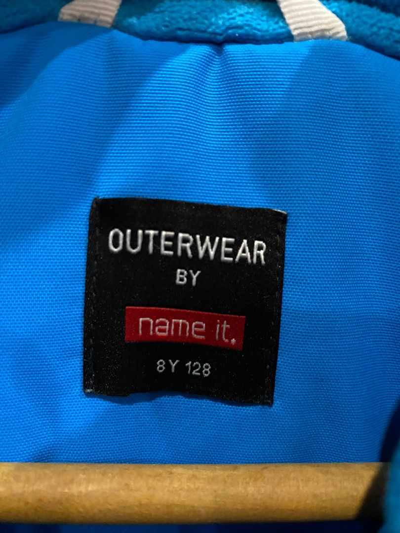 Winter Jacket (Category: Babies & Kids Fashion) located in Singapore. Submitted by beckybexter (Listing ID 1340819613, Image 3). Description: Size is up to 9 years old .