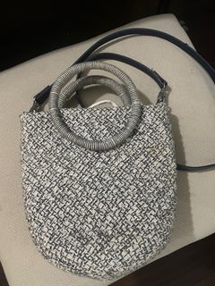 (Category: ) located in . Submitted by tiranykaa (Listing ID 1340795038, Image 1). Description: .