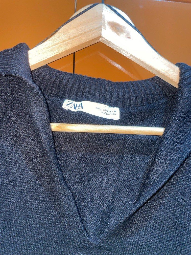 Zara Oversized Striped Sweater (Category: Coats, Jackets and Outerwear) located in Cainta. Submitted by cloud.things (Listing ID 1340770277, Image 3). Description: RFS: decluttering - sweater has lints; can be removed with a lint roller - bought from Zara Power Plant for ~₱2,400 MOP: GCash, Maya, BPI, GoTyme.