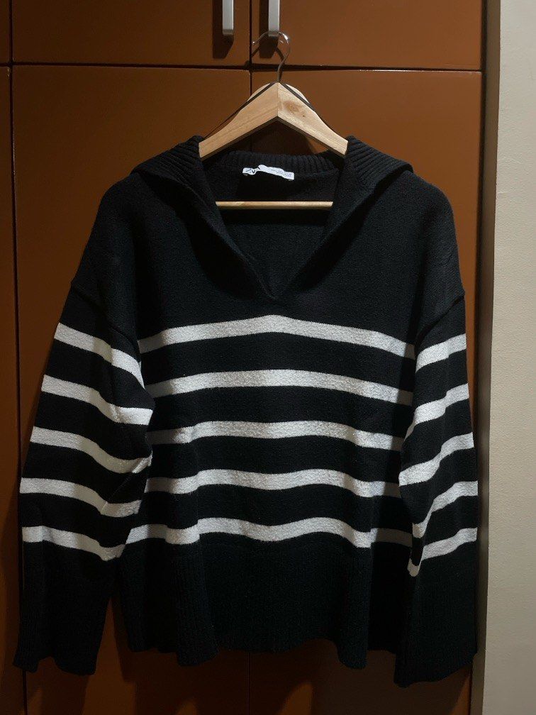 Zara Oversized Striped Sweater (Category: Coats, Jackets and Outerwear) located in Cainta. Submitted by cloud.things (Listing ID 1340770277, Image 1). Description: RFS: decluttering - sweater has lints; can be removed with a lint roller - bought from Zara Power Plant for ~₱2,400 MOP: GCash, Maya, BPI, GoTyme.