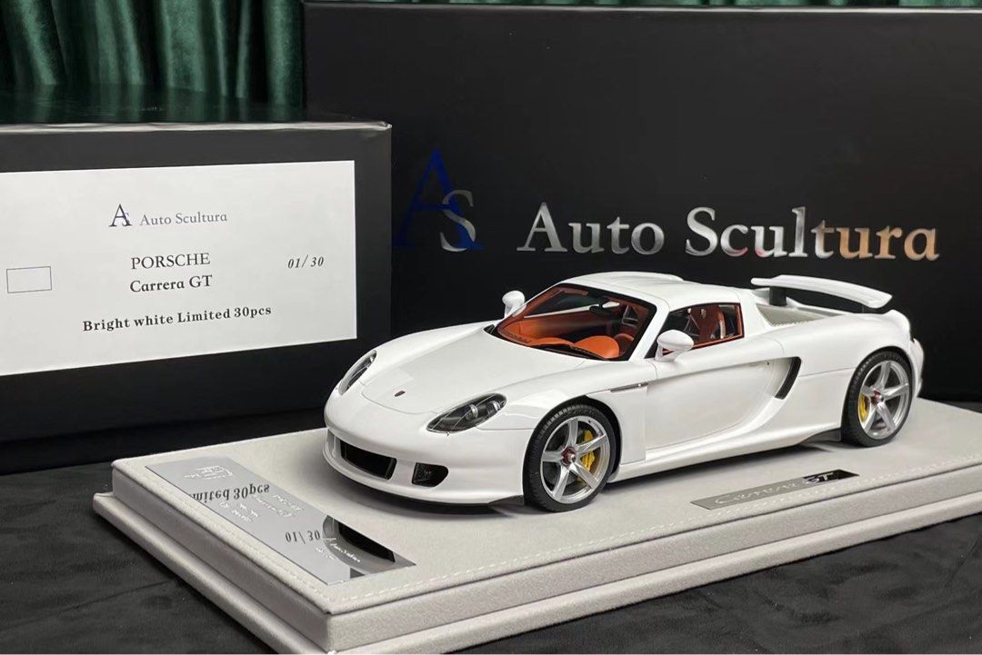 1/18 Auto Scultura Porsche Carrera GT (come with display case