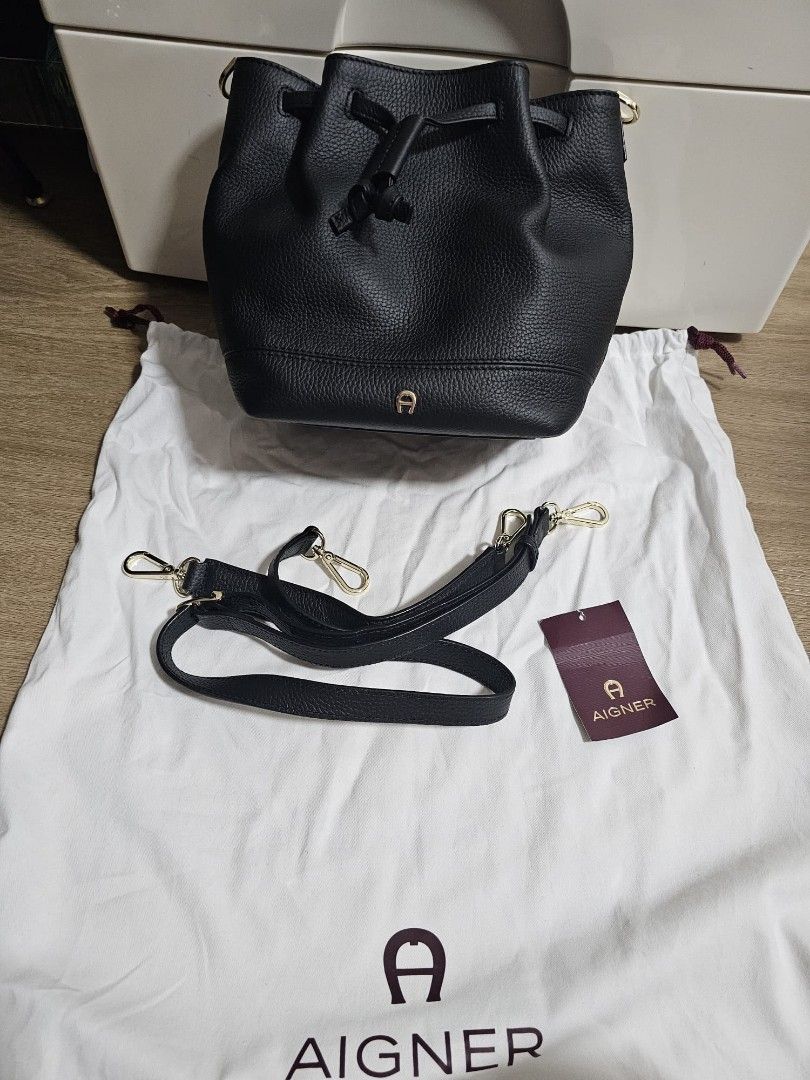 Aigner bucket bag hot sale