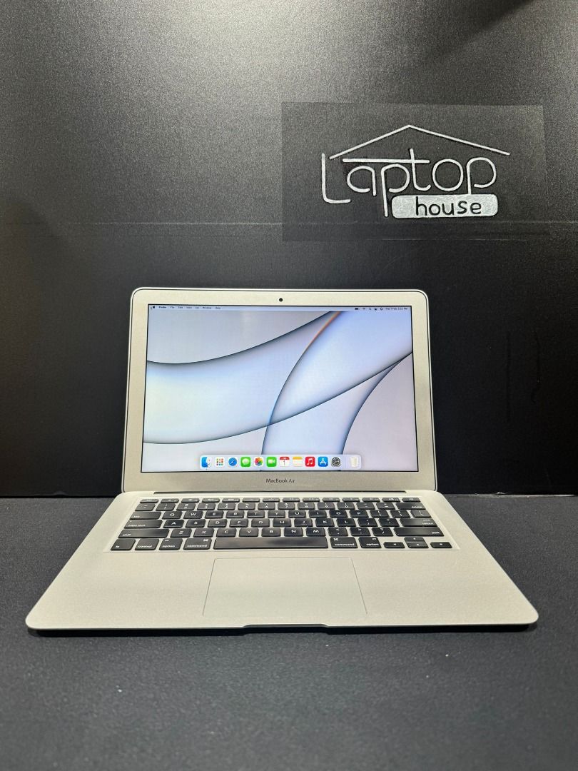 Apple Macbook Air 13 2017 intel i5 1.8ghz 8GB RAM 256GB SSD