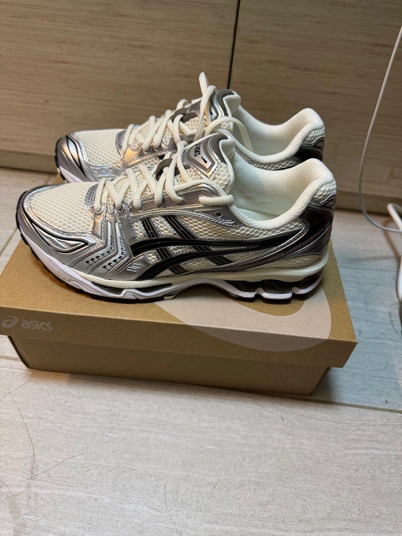 Asics GEL-KAYANO 14 Cream/Black us8, 男裝, 鞋, 波鞋- Carousell