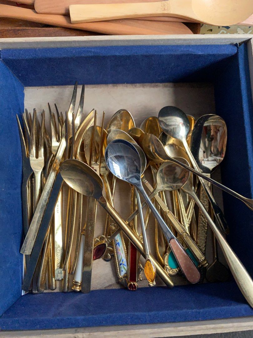 Assorted Utensils Box 1 (Category: Other Kitchenware & Tableware) located in Pasig City. Submitted by colawire (Listing ID 1283452657, Image 3). Description: ❌Tea spoons gold dessert forks-Sold❌ Dessert forks Spoons (Stainless steel) collectors spoons stoneware tea spoons Woods ❌sold❌ Coasters duck ❌sold❌ with free 1 layered drawer storage box .