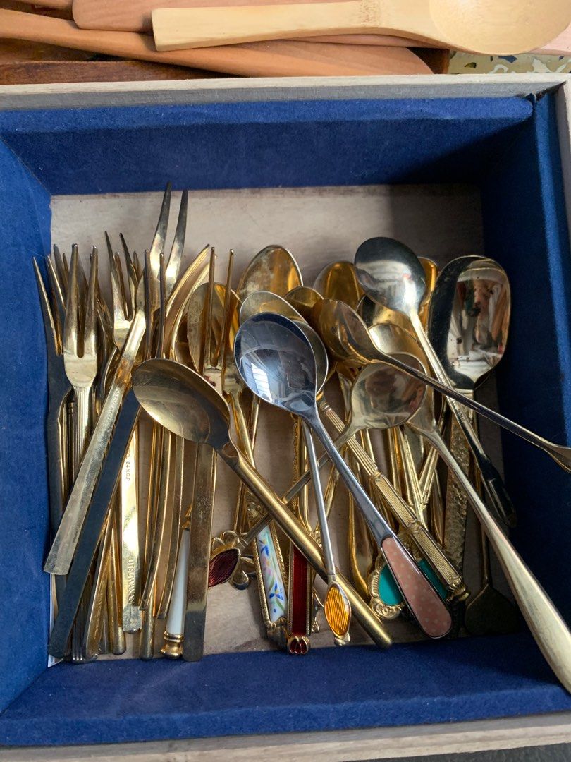 Assorted Utensils Box 1 (Category: Other Kitchenware & Tableware) located in Pasig City. Submitted by colawire (Listing ID 1283452657, Image 2). Description: ❌Tea spoons gold dessert forks-Sold❌ Dessert forks Spoons (Stainless steel) collectors spoons stoneware tea spoons Woods ❌sold❌ Coasters duck ❌sold❌ with free 1 layered drawer storage box .