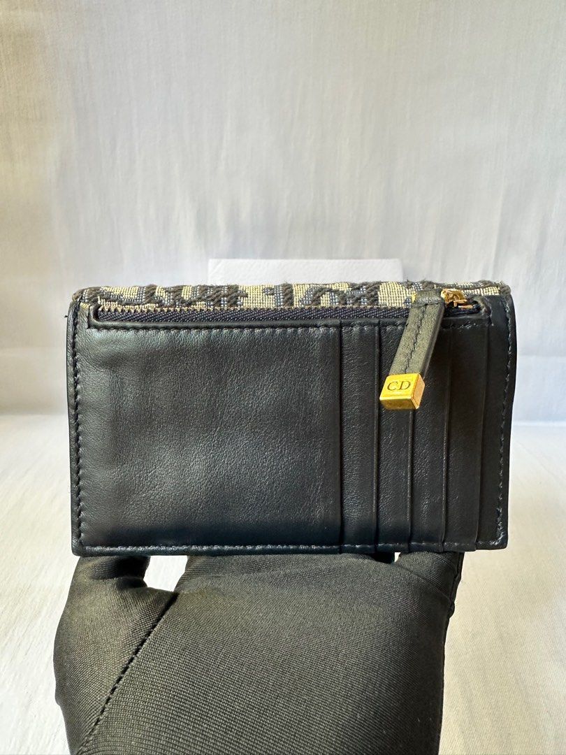 Authentic CHRISTIAN DIOR Compact Wallet (Category: Luxury Bags & Wallets) located in Santa Rosa. Submitted by brandieshoppe (Listing ID 1283560971, Image 3). Description: ✅ Authentic / Original Preloved ✅ From Japan Auction ✅ Moneyback Guaranteed If Proven Fake ✅ In Excellent Condition ✅ Message Us For More Details *Open Also for Layaway Terms.
