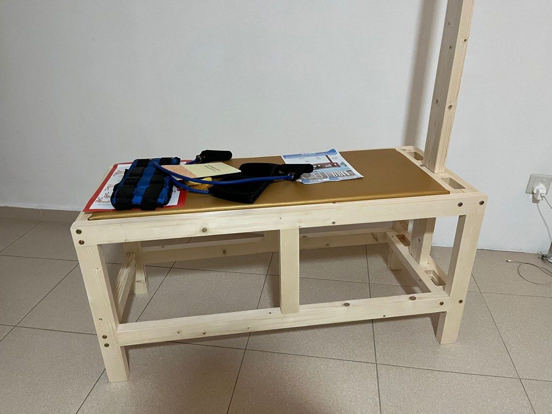 Stretching bench 2025