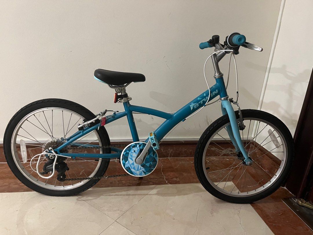 bicycle (Category: Bicycles) located in Singapore. Submitted by jayas4 (Listing ID 1283439708, Image 3). Description: Kids bicycle .