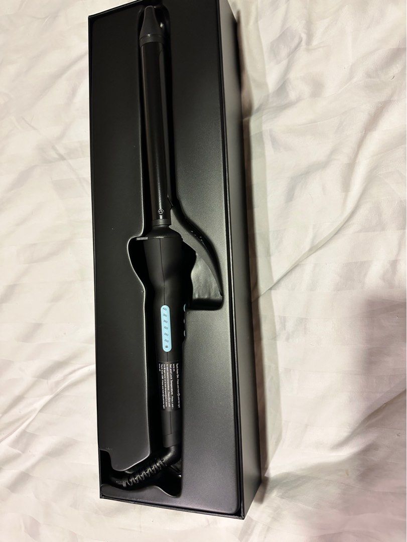 Bio outlet ionic curler