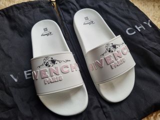 Clearance sale⬇️Bnew Givenchy X Disney Limited ed Pool Slides Auth💯✅️