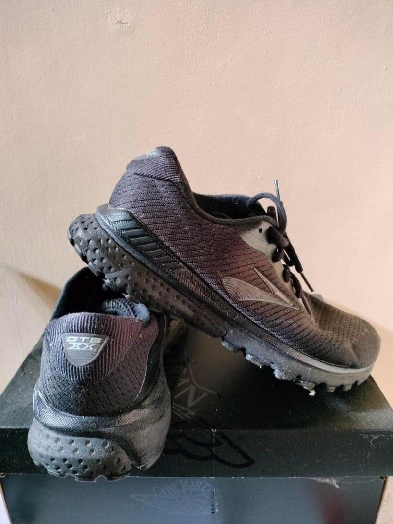 Brooks adrenaline gts 18 size 8 hot sale