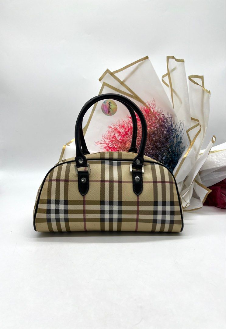 Burberry deals small satchel