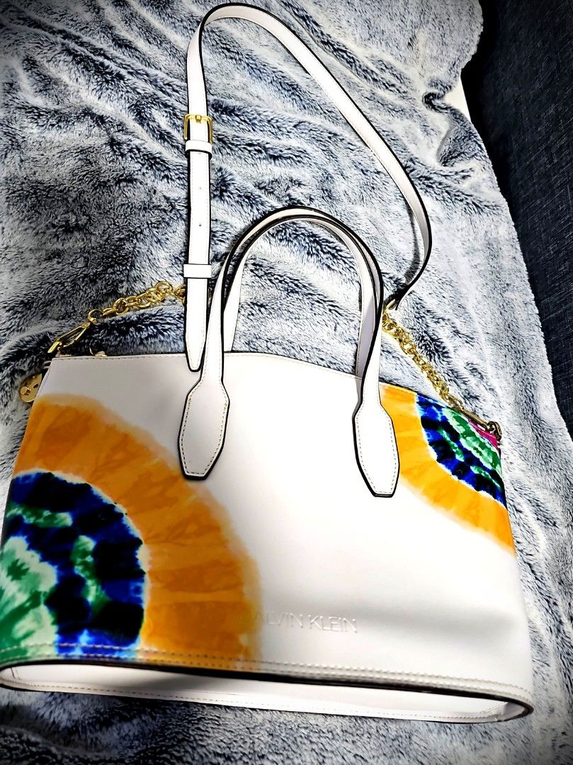 White calvin hotsell klein crossbody bag