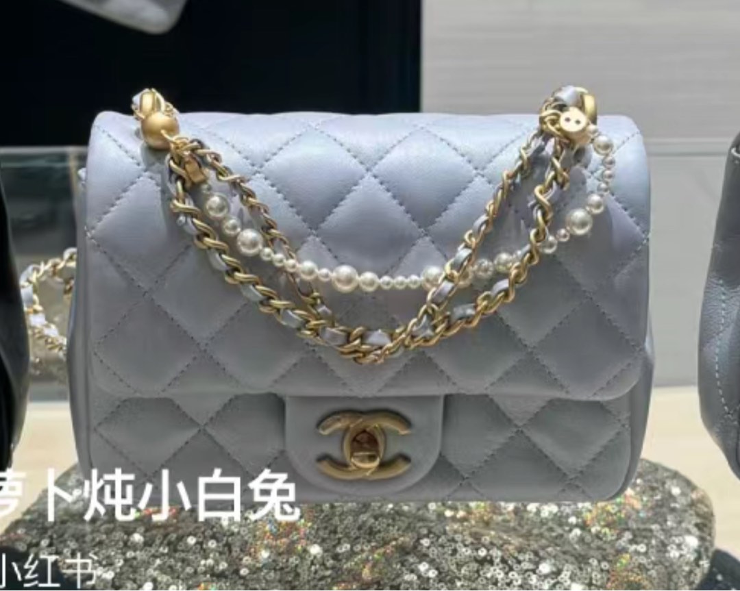 Chanel mini square 方胖子珍珠24P 淺灰, 名牌, 手袋及銀包- Carousell