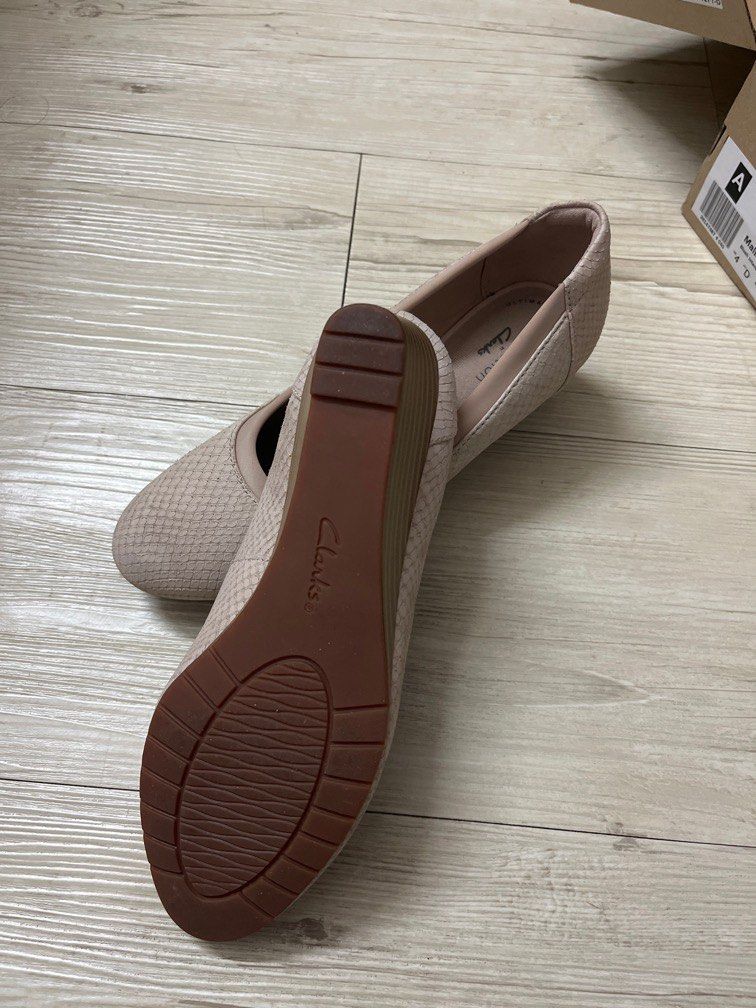 Clarks low wedge shoes online