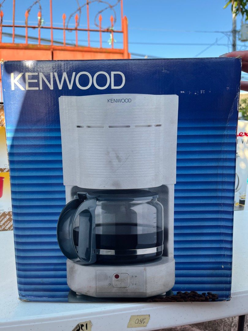 Coffee Maker, Juicer etc (Category: Coffee Machines & Makers) located in Naga. Submitted by soonhaoo (Listing ID 1283519270, Image 2). Description: Kenwood - 1000 Moulinex - 1000 Black and Decker juicer - 1500 Connoiserve - 800 Vase - 600.