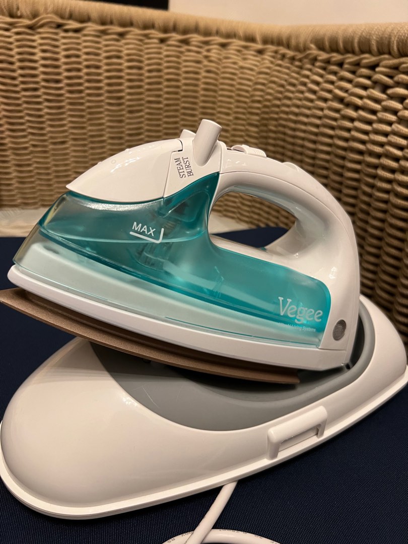 Hitachi top steam iron