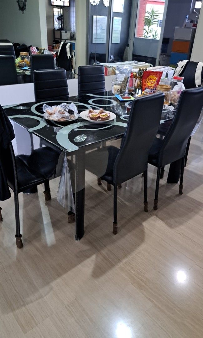 Dining Table Set (Category: Tables & Sets) located in Singapore. Submitted by fadina (Listing ID 1283493822, Image 2). Description: to bless, can take today 01feb.