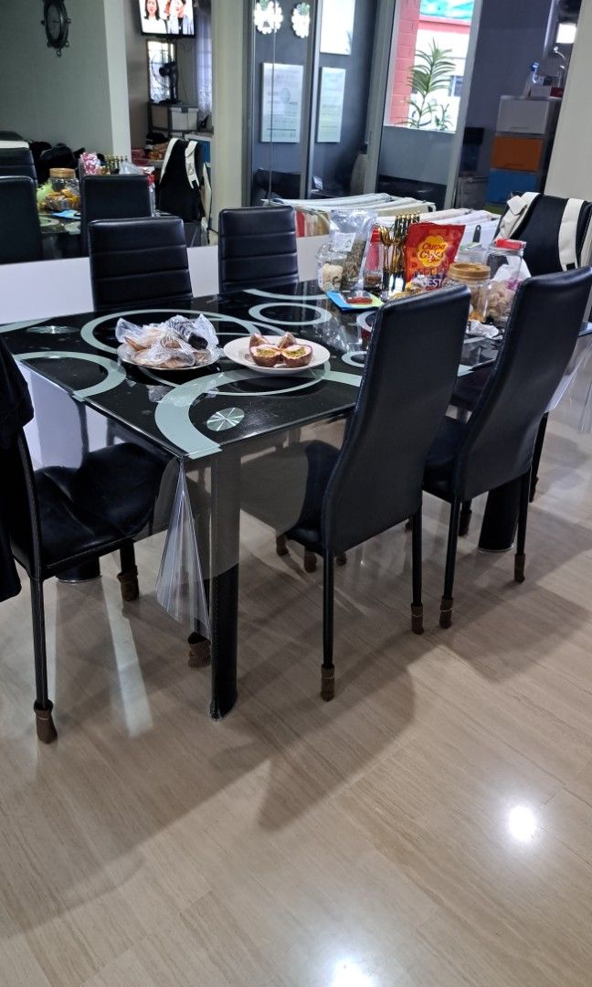 Dining Table Set (Category: Tables & Sets) located in Singapore. Submitted by fadina (Listing ID 1283493822, Image 1). Description: to bless, can take today 01feb.