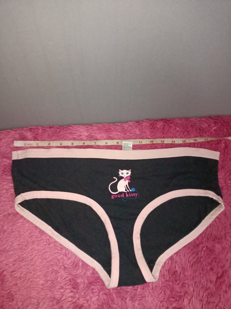 Brand New Hello Kitty Dark Pink Girl Bra (36A), Women's Fashion, New  Undergarments & Loungewear on Carousell
