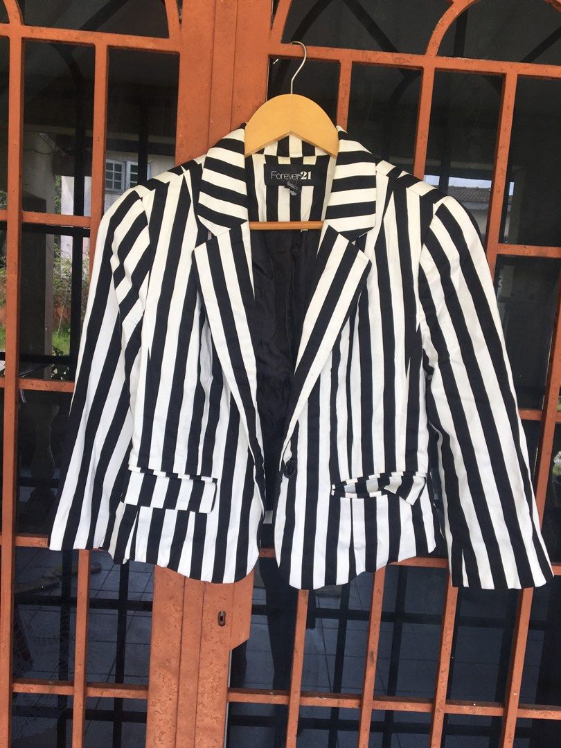 Black and white 2025 striped blazer forever 21
