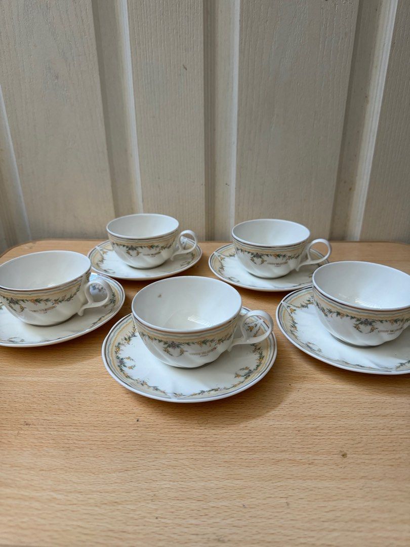 Giani Valentino tea cup set (Category: Coffee & Tea Tableware) located in Pasig City. Submitted by colawire (Listing ID 1283545745, Image 3). Description: without box.