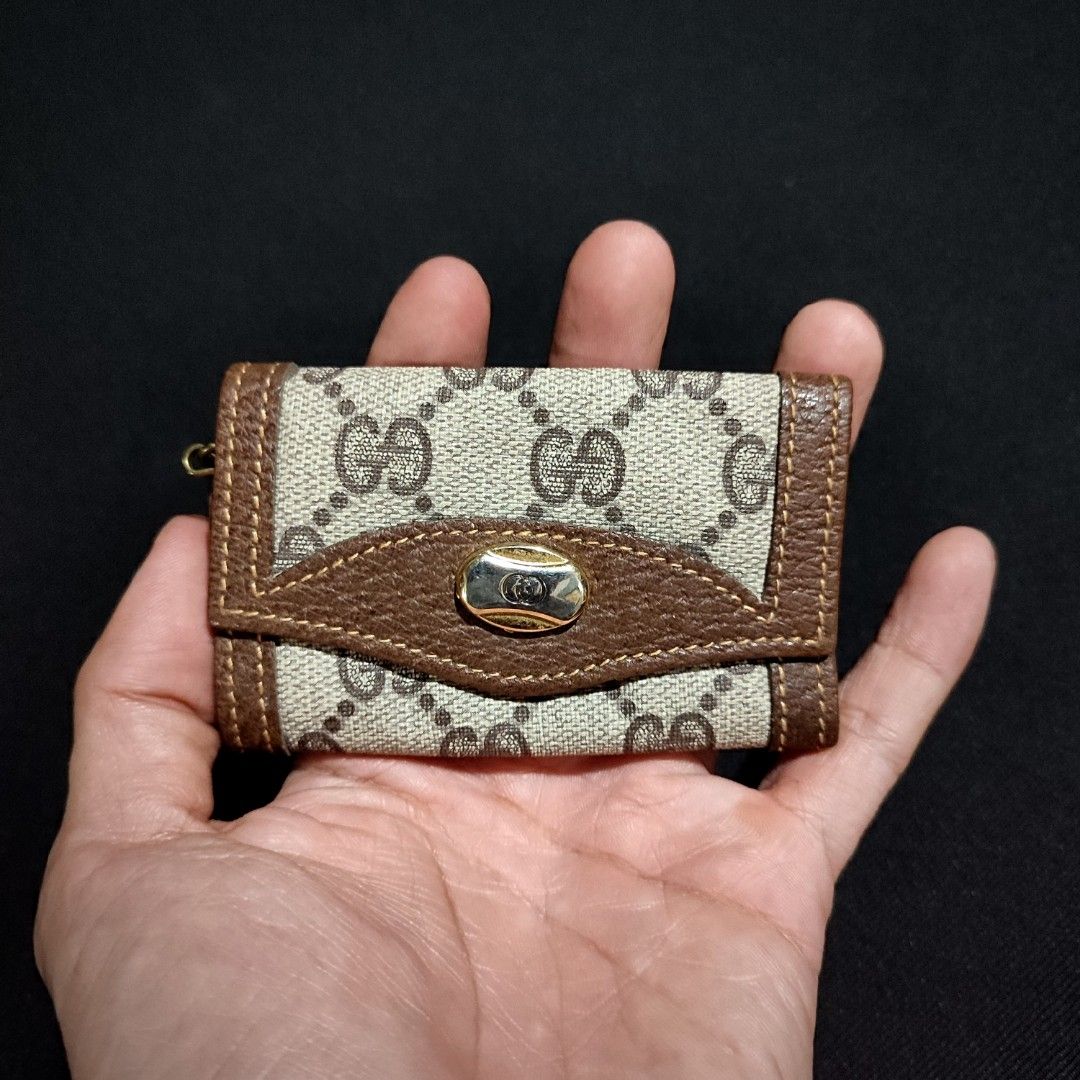 Gucci Key Holder (Category: Luxury Bags & Wallets) located in Taytay. Submitted by highendmnl (Listing ID 1283466372, Image 1). Description: Gucci Key Holder Excellent condition P2499 only Authentic PM me.
