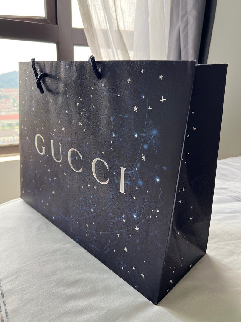 Gucci paper bag Christmas edition