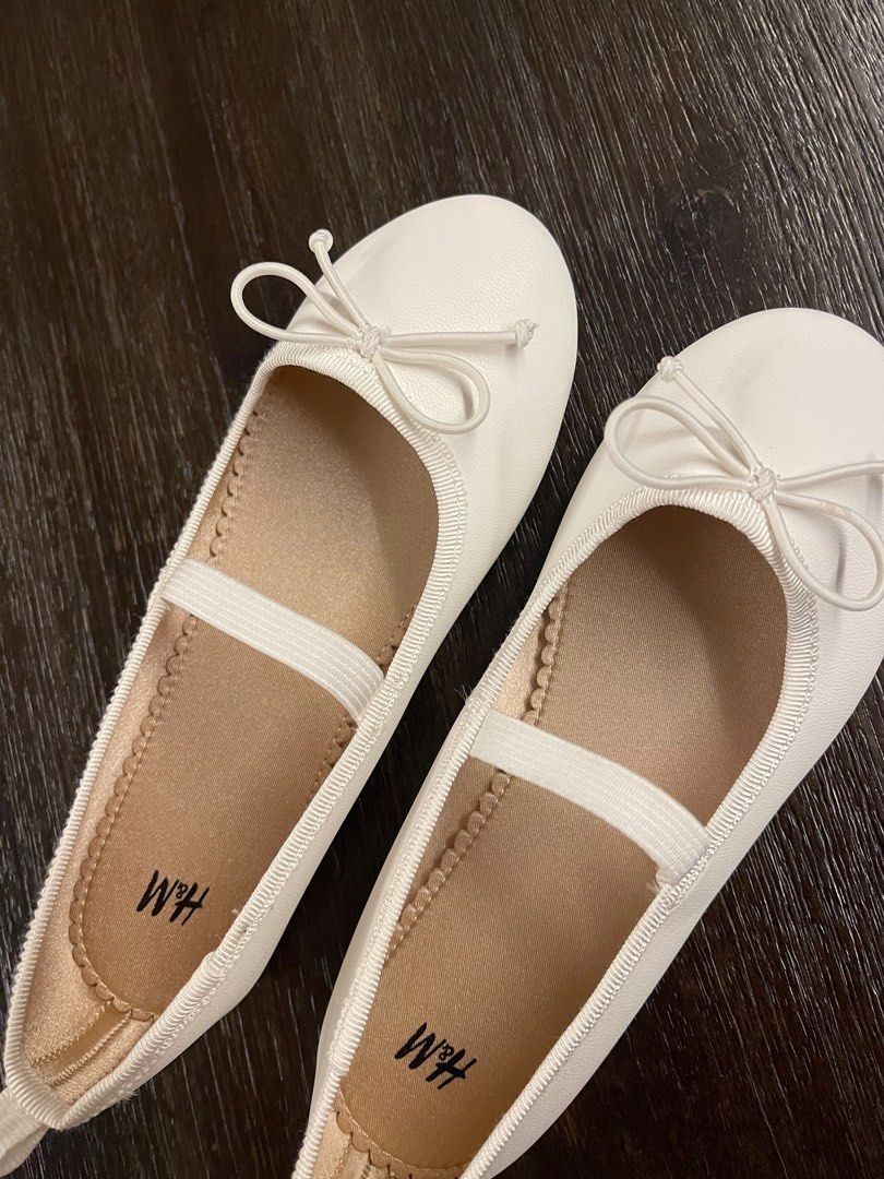 H and hotsell m flat shoes