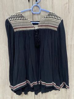 (Category: ) located in . Submitted by ourclosetnow (Listing ID 1283596282, Image 1). Description: .