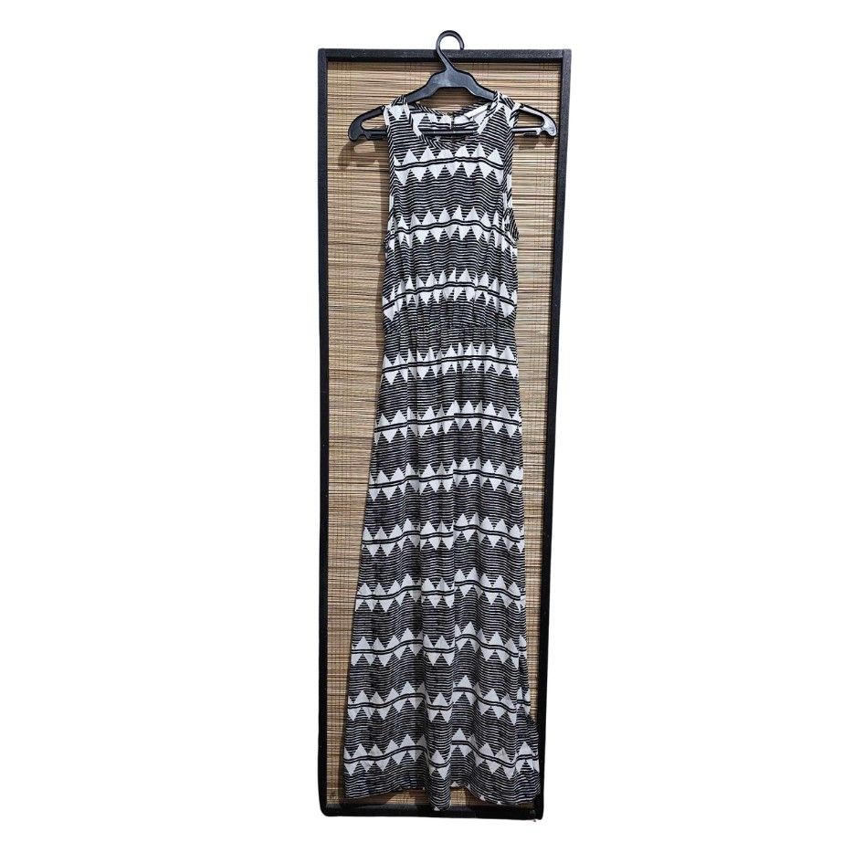 HM Tribal Long Dress (Category: Dresses) located in Makati City. Submitted by corner.ice (Listing ID 1283565399, Image 1). Description: Fits M to L.